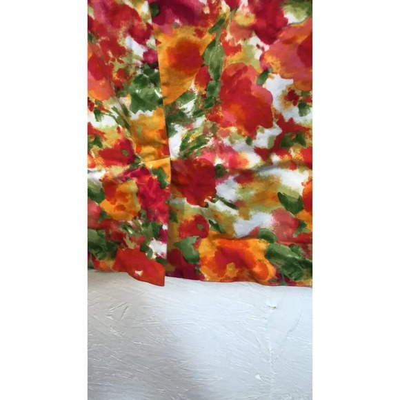 Forever21. Floral Pencil Skirt size 4 - Picture 7 of 13